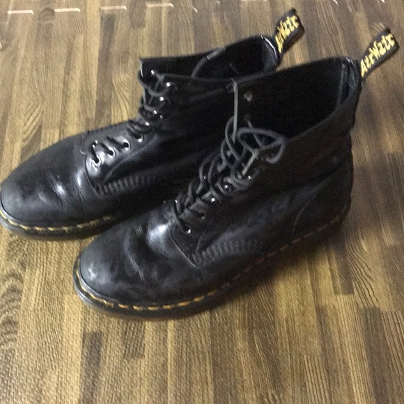 Dr. Martens Shoes - Women’s DOC MARTENS AIRWAIR 11821 8-Eye Combat Boots Black US Size 8 UK 6 Eur 39